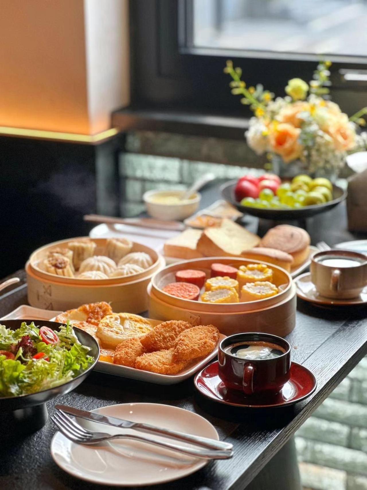 Happy Dragon Courtyard- Newly Renovated With French Windows, Near Tian'Anmen Forbidden City,Lama Temple And Heaven Temple, 3Minutes Walk From Subway,Fluent English Speaking With Tourist Sights Tickets Service ,Free Coffee &Laundry Service Pequim Exterior foto