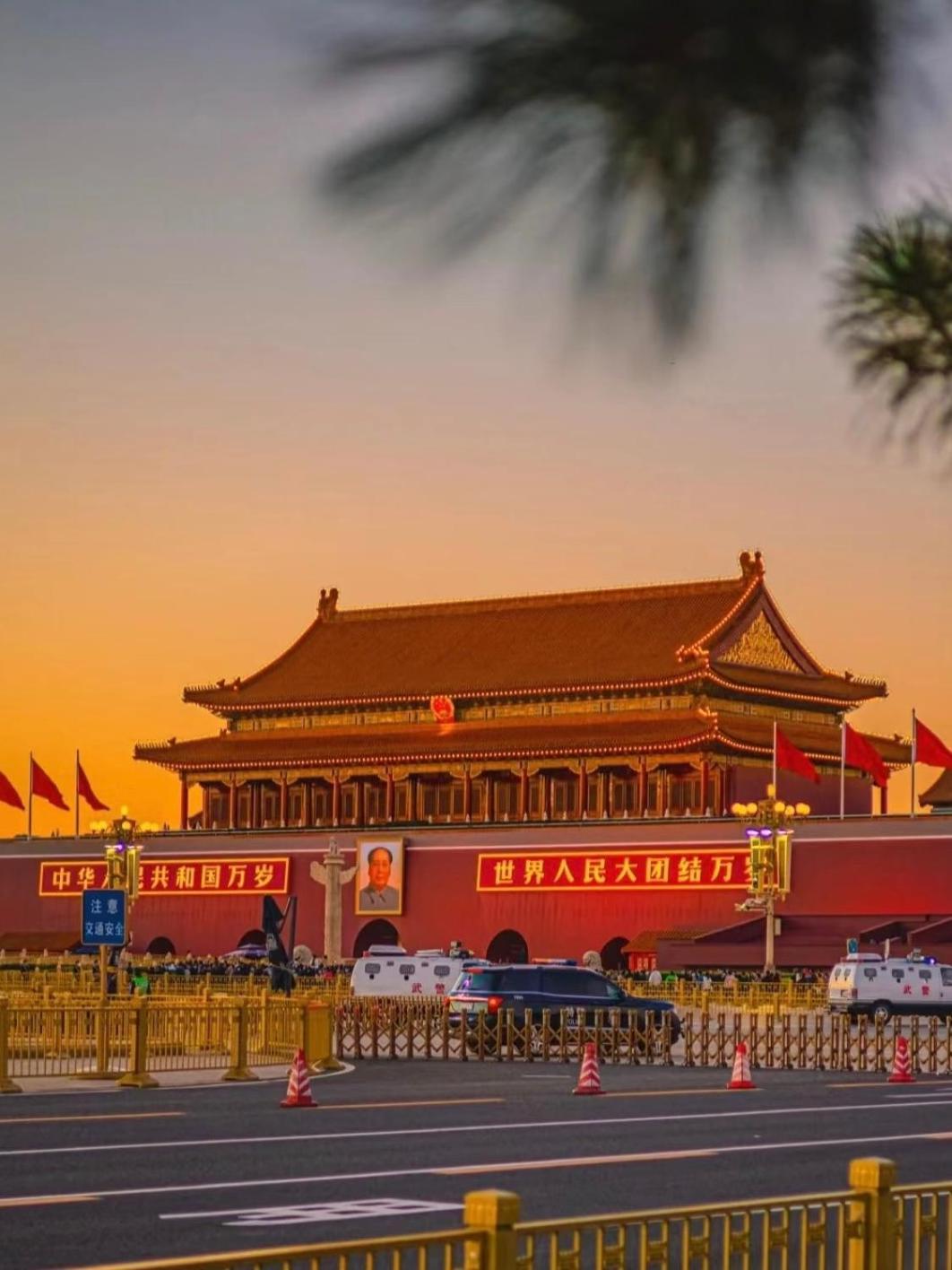 Happy Dragon Courtyard- Newly Renovated With French Windows, Near Tian'Anmen Forbidden City,Lama Temple And Heaven Temple, 3Minutes Walk From Subway,Fluent English Speaking With Tourist Sights Tickets Service ,Free Coffee &Laundry Service Pequim Exterior foto