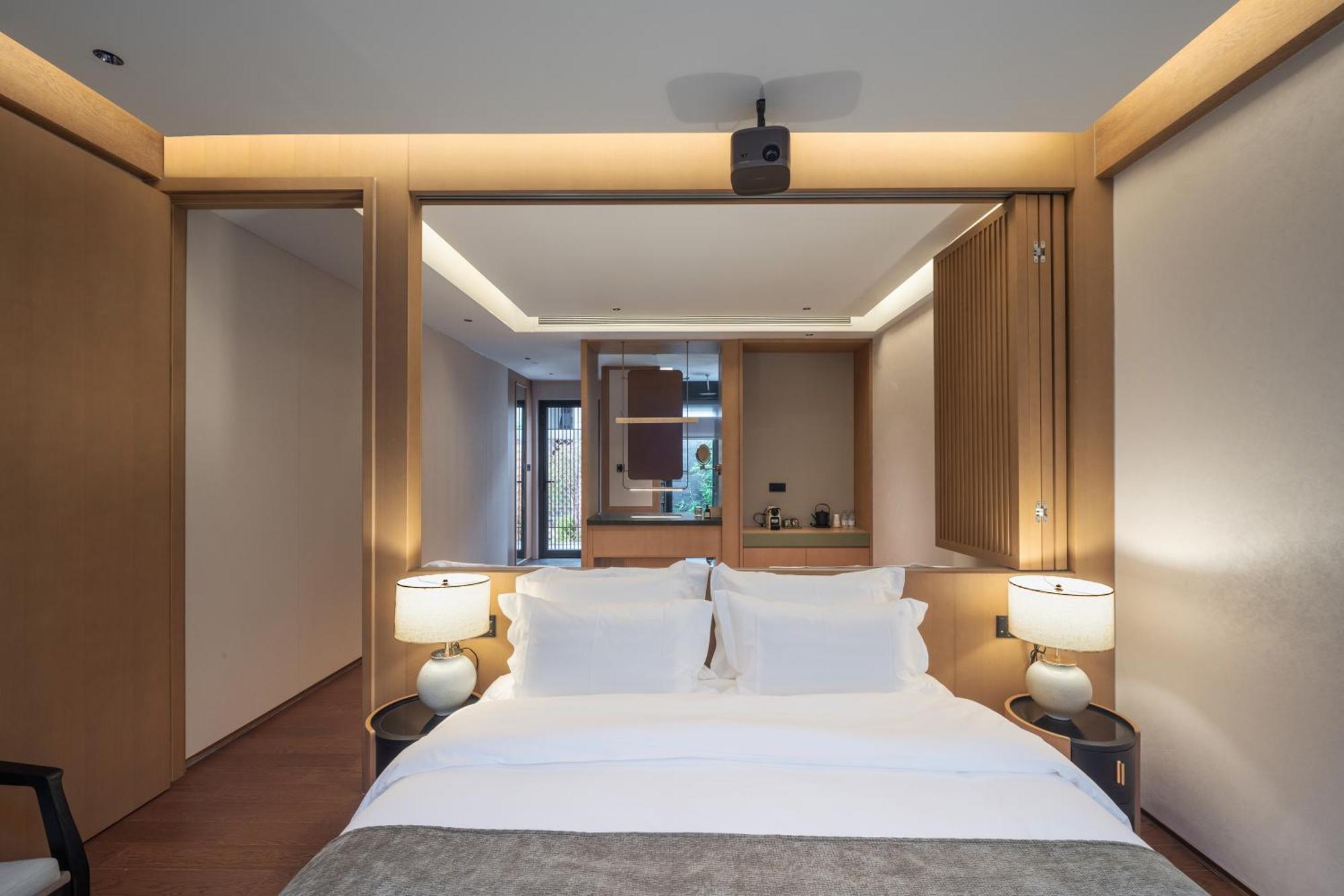 Happy Dragon Courtyard- Newly Renovated With French Windows, Near Tian'Anmen Forbidden City,Lama Temple And Heaven Temple, 3Minutes Walk From Subway,Fluent English Speaking With Tourist Sights Tickets Service ,Free Coffee &Laundry Service Pequim Exterior foto