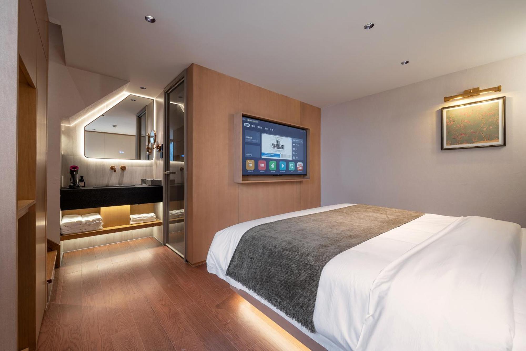 Happy Dragon Courtyard- Newly Renovated With French Windows, Near Tian'Anmen Forbidden City,Lama Temple And Heaven Temple, 3Minutes Walk From Subway,Fluent English Speaking With Tourist Sights Tickets Service ,Free Coffee &Laundry Service Pequim Exterior foto