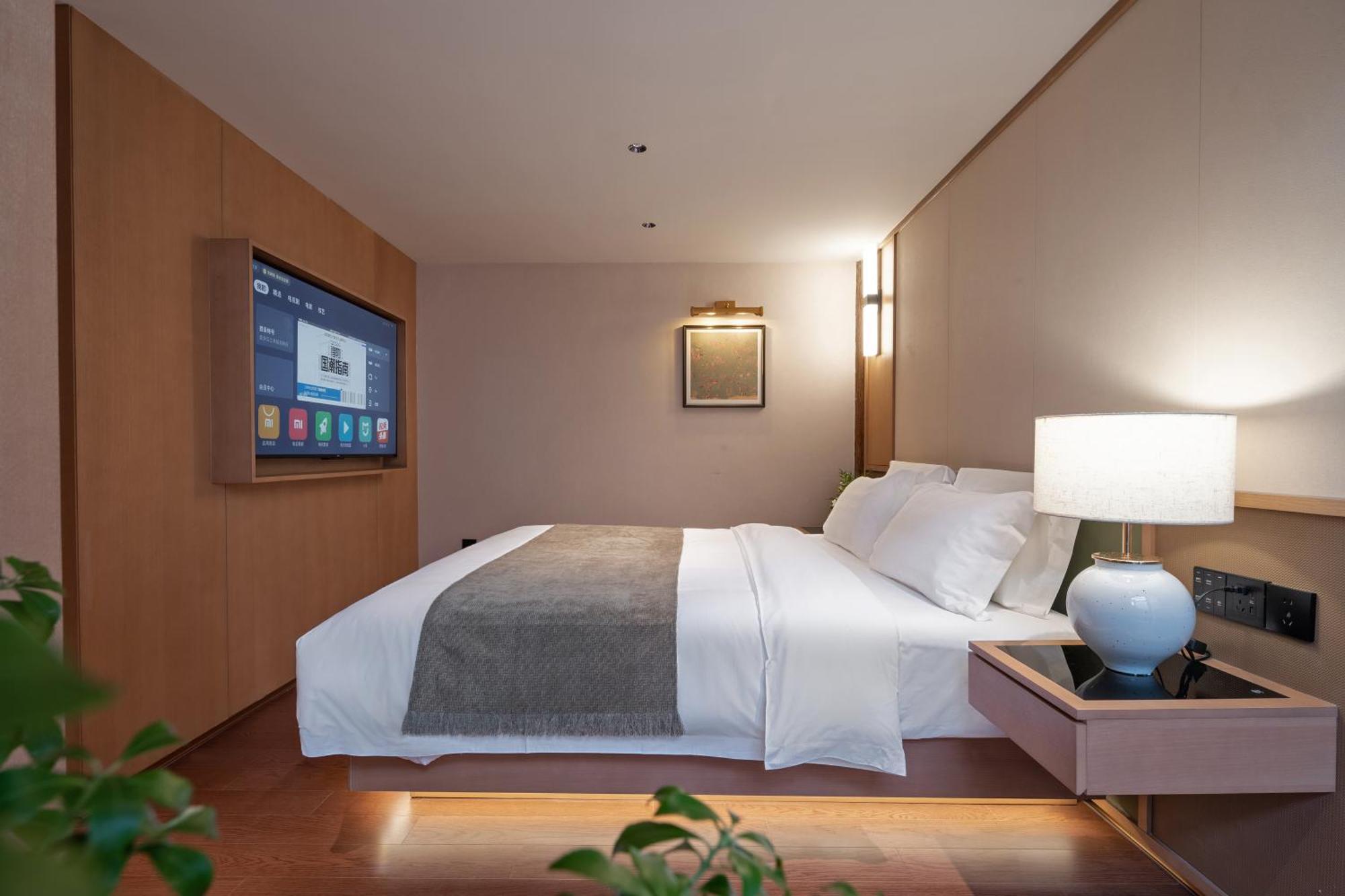 Happy Dragon Courtyard- Newly Renovated With French Windows, Near Tian'Anmen Forbidden City,Lama Temple And Heaven Temple, 3Minutes Walk From Subway,Fluent English Speaking With Tourist Sights Tickets Service ,Free Coffee &Laundry Service Pequim Exterior foto