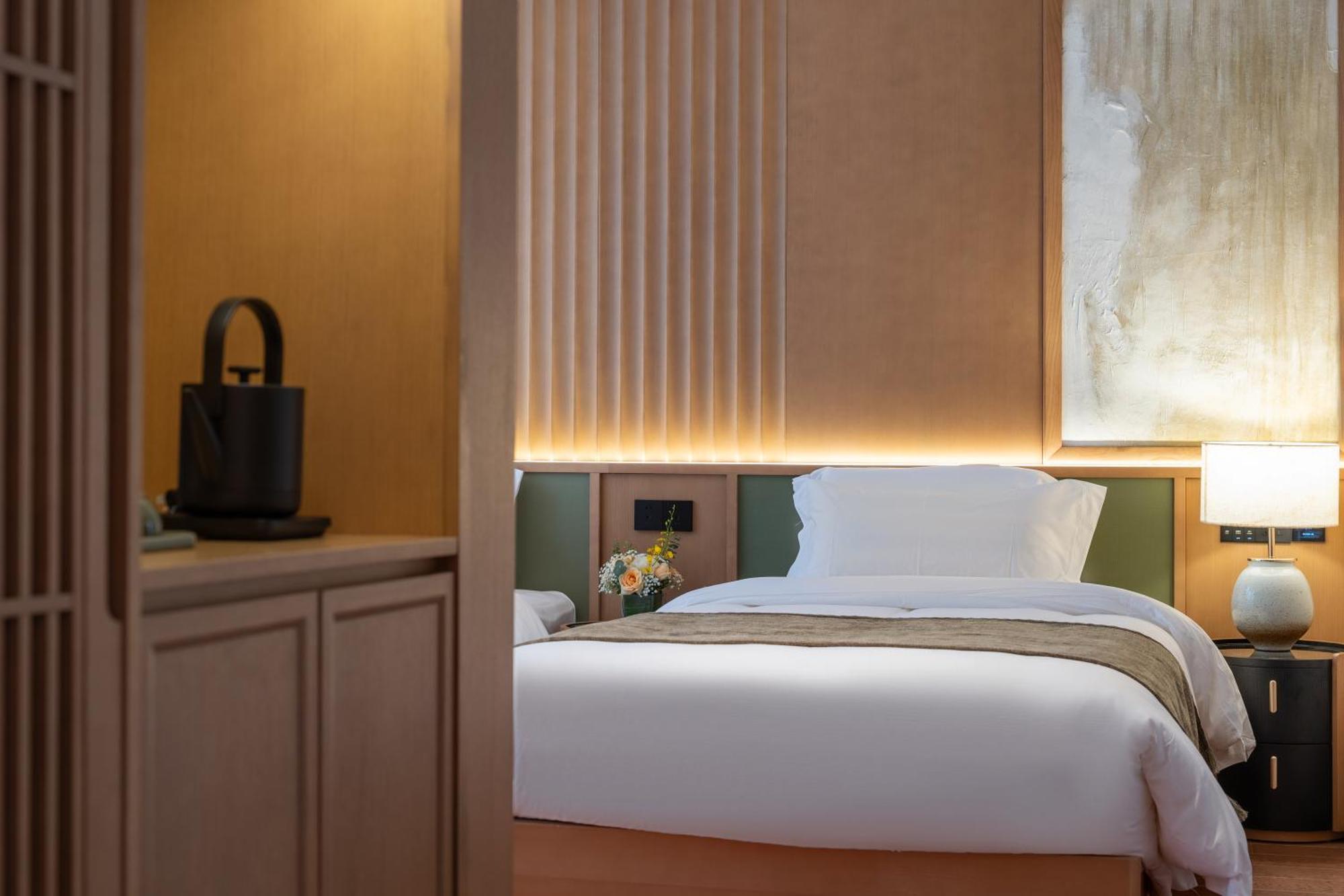 Happy Dragon Courtyard- Newly Renovated With French Windows, Near Tian'Anmen Forbidden City,Lama Temple And Heaven Temple, 3Minutes Walk From Subway,Fluent English Speaking With Tourist Sights Tickets Service ,Free Coffee &Laundry Service Pequim Exterior foto