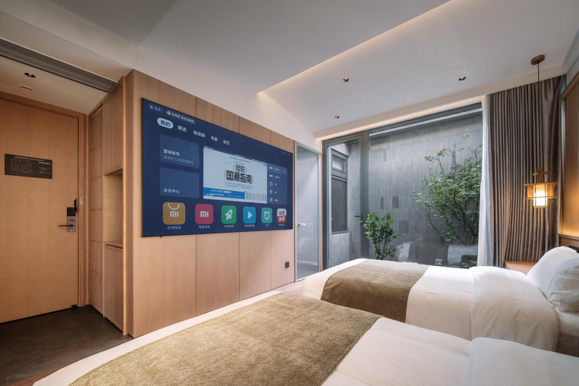 Happy Dragon Courtyard- Newly Renovated With French Windows, Near Tian'Anmen Forbidden City,Lama Temple And Heaven Temple, 3Minutes Walk From Subway,Fluent English Speaking With Tourist Sights Tickets Service ,Free Coffee &Laundry Service Pequim Exterior foto