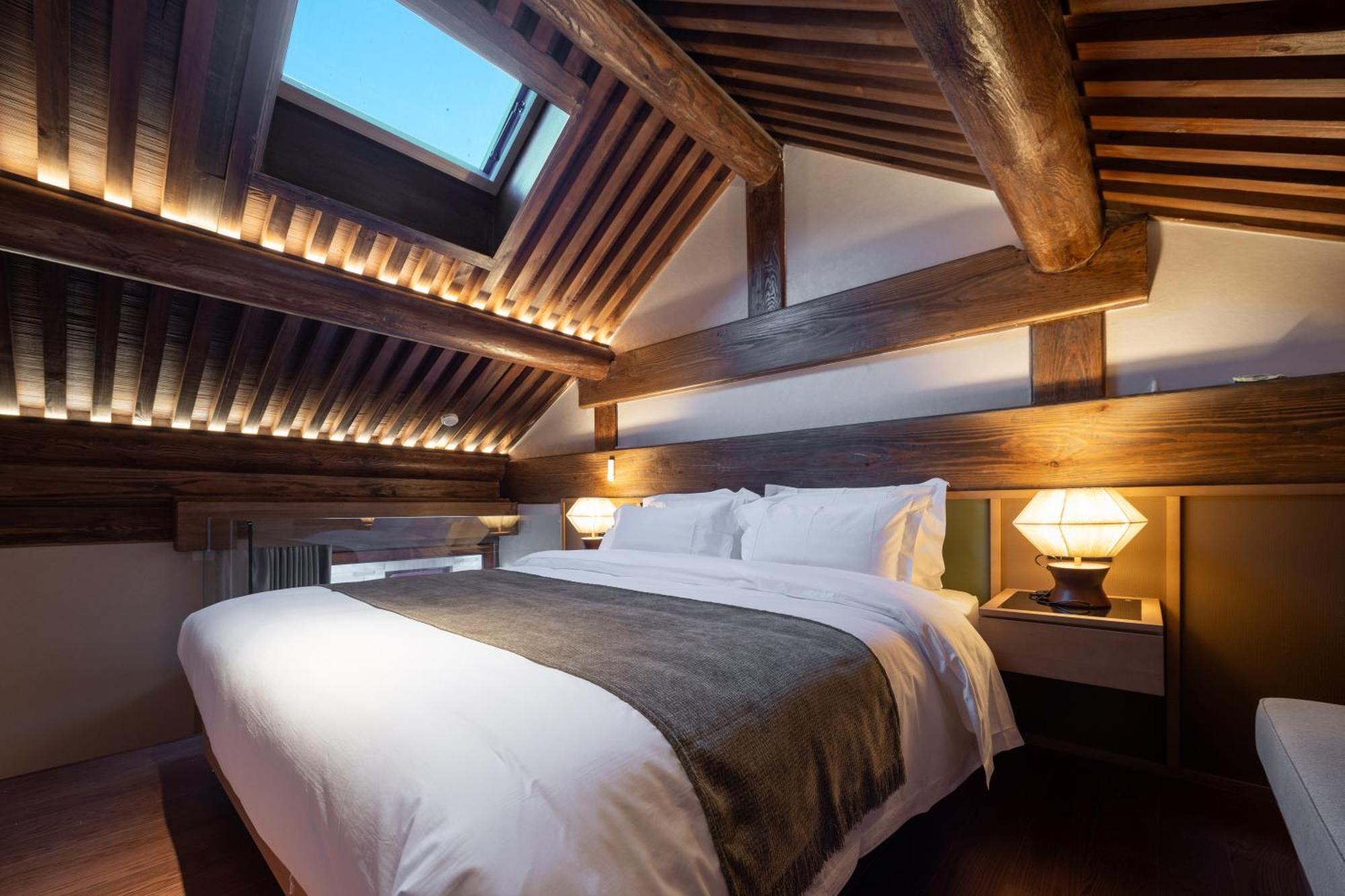 Happy Dragon Courtyard- Newly Renovated With French Windows, Near Tian'Anmen Forbidden City,Lama Temple And Heaven Temple, 3Minutes Walk From Subway,Fluent English Speaking With Tourist Sights Tickets Service ,Free Coffee &Laundry Service Pequim Exterior foto