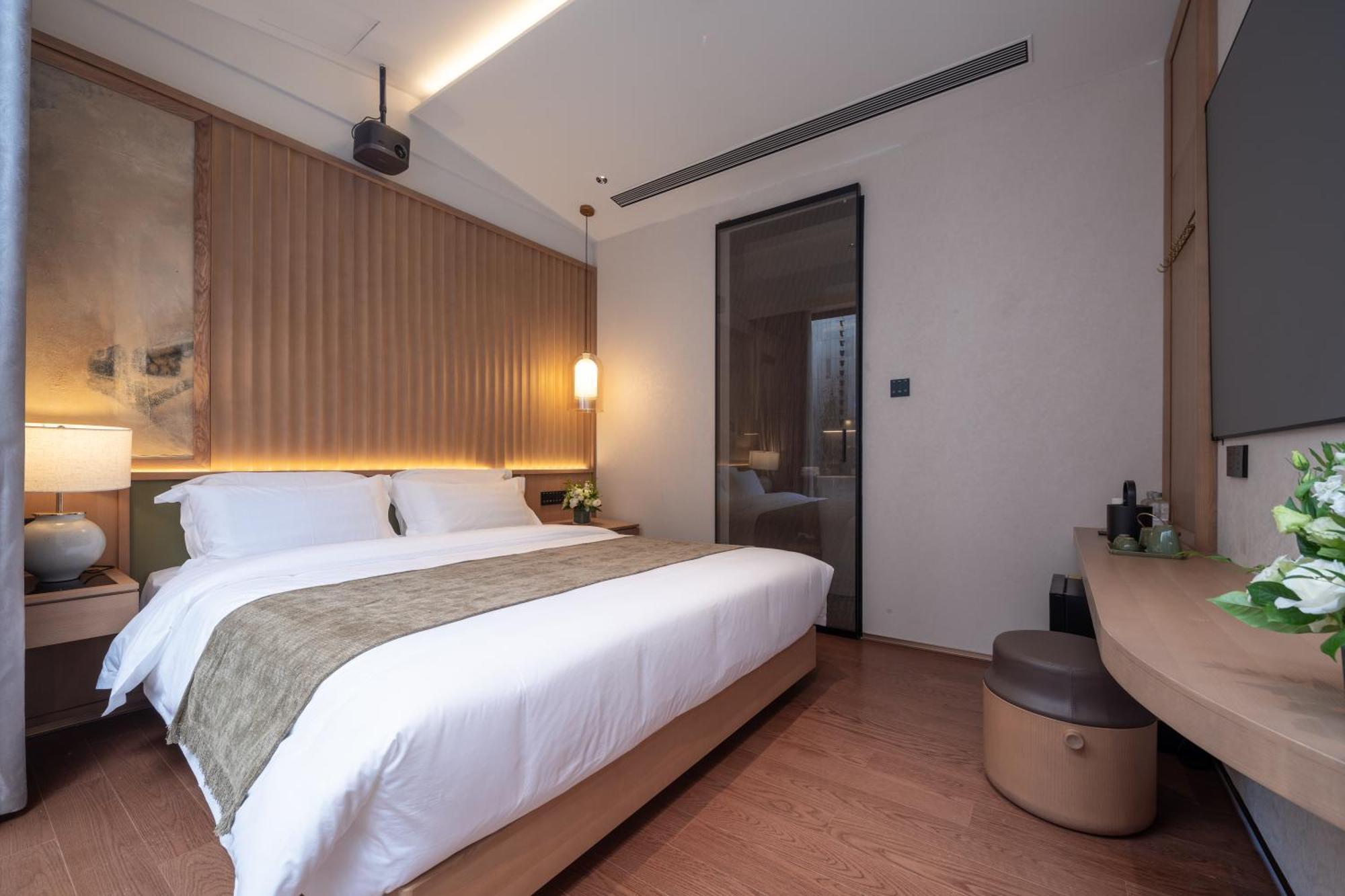 Happy Dragon Courtyard- Newly Renovated With French Windows, Near Tian'Anmen Forbidden City,Lama Temple And Heaven Temple, 3Minutes Walk From Subway,Fluent English Speaking With Tourist Sights Tickets Service ,Free Coffee &Laundry Service Pequim Exterior foto